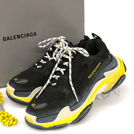 BALENCIAGA Triple S　スニーカー